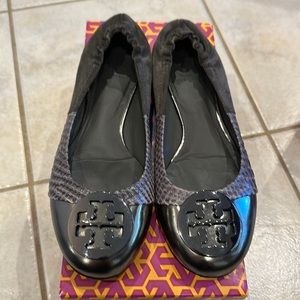 Tory Burch Lee Lee ballet  flat raid sold our color 7.5